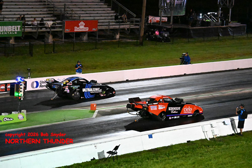 Stan Sipos (near lane) vs 
Phil Esz (far lane)